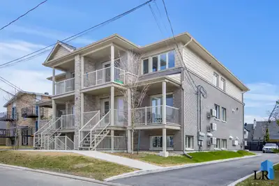 Appartement 5½ à louer | 10B-2 Goulet Prix : 1795 $/mois Disponible : 1er Juillet 2026 Inclusions :...