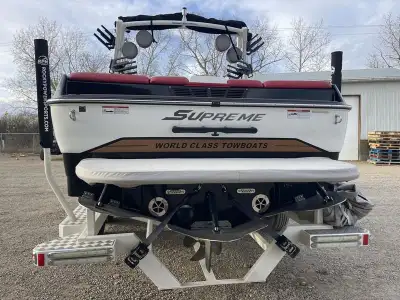 Beautiful S238! Loaded up! 259 Hours! Upgraded Ballast, Surf System, Great Stereo and more... 2017 S...