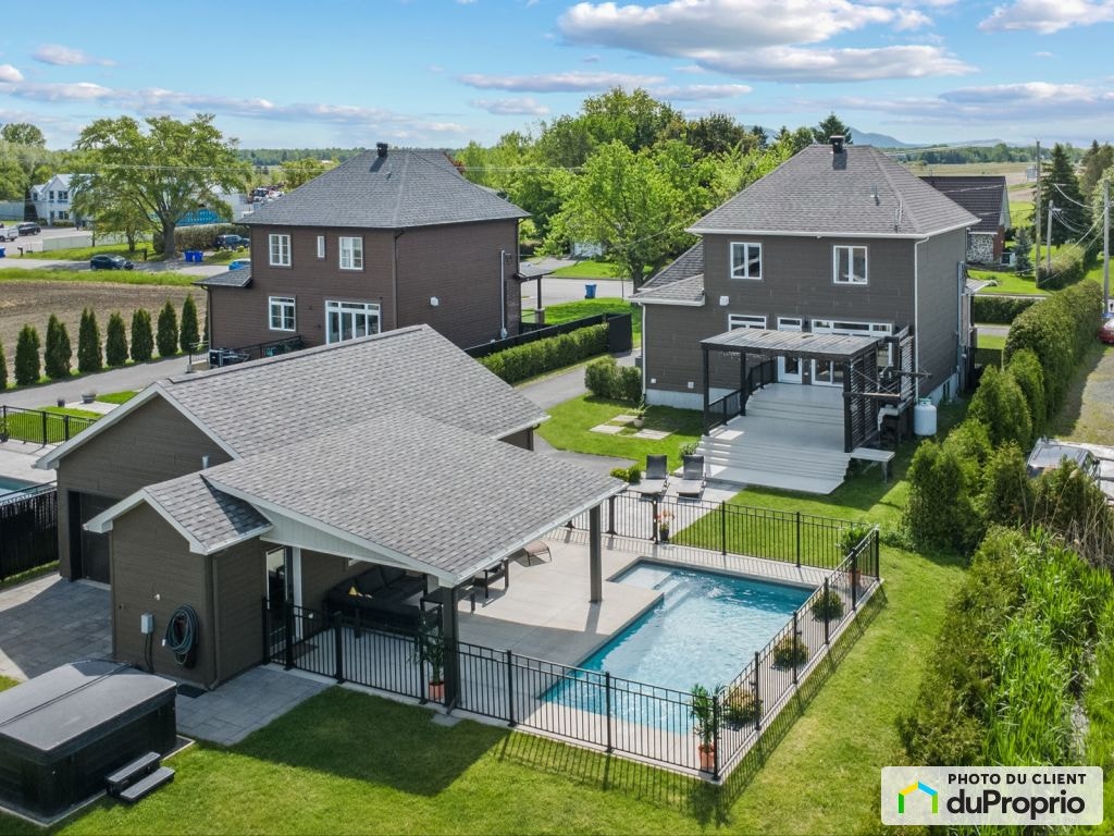 $1,239,000 - Country home for sale in Ste-Julie — photo 2