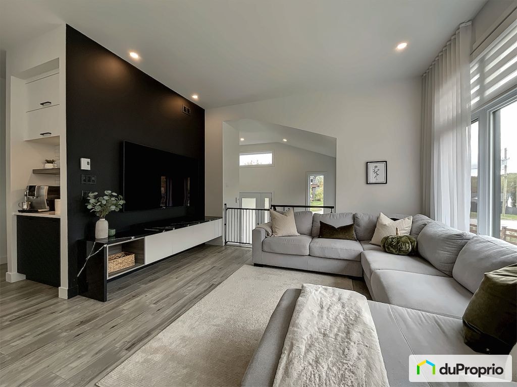 $649,500 - Bungalow for sale in Sherbrooke (Mont-Bellevue) — photo 3
