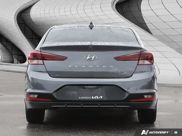 2020 Hyundai Elantra Luxury in Cars & Trucks in London - Image 5