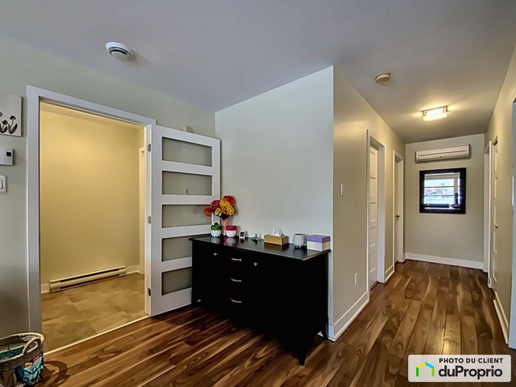 $420,000 - Condominium for sale in Longueuil (Vieux-Longueuil) — photo 2