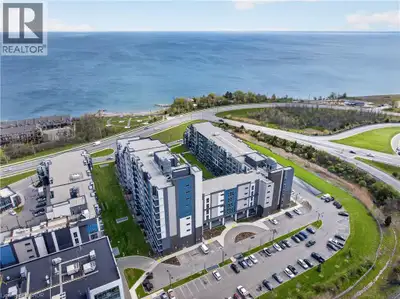 WELCOME TO RESORT STYLE WATERFRONT LIVING IN BEAUTIFUL GRIMSBY ON THE LAKE! This bright, clean, and...