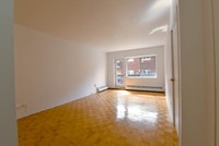 Akelius one bedroom apartment for rent. Located near Av. Wilderton in the Notre-Dame-De-Grace neighb... (image 7)