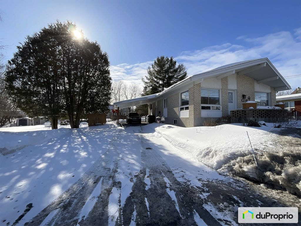 $399,900 - Bungalow for sale in St-Jude — photo 1