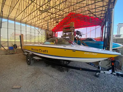 Mastercraft Prostar 190 2004 Longeur / Length : 19’8” Largeur / Beam : 92” Capacité / Capacity : 6 P...