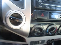 2012 Toyota Tacoma **CONTENT AUTO SPÉCIALISTE DU FINANCEMENT MAISON SANS ENQUETE CREDIT **Obtenez le... (image 1)