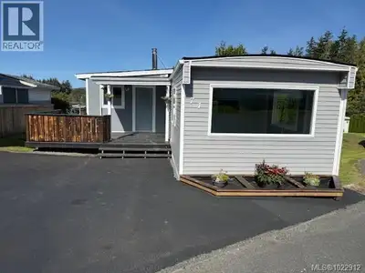 Beautifully Renovated 2 Bedroom + Den, 2 Bathroom Mobile Home – Prime Port Hardy Location! Completel...