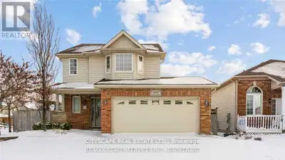 Welcome to this stunning detached house boasting a 2-car garage, situated on a fully fenced corner l...