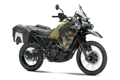 The KLR650 motorcycle is built to empower your passion to escape and explore. Dual-purpose capabilit...