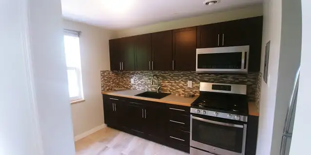 2 Bedroom apartment in Wortley Village Apr or May 1st