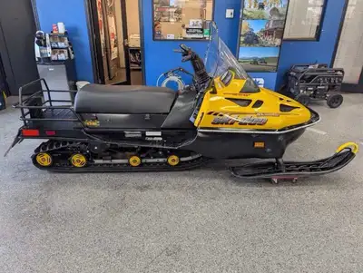 SKI DOO SKANDIC 500 SWT 24 2003 Livraison partout au Québec et au Nouveau Brunswick. Plusieurs optio...