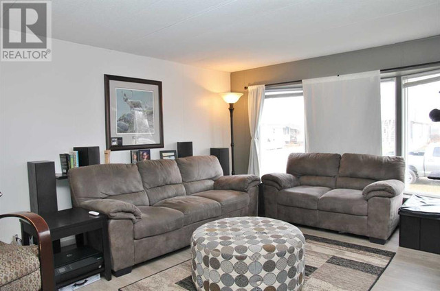 213 6 Avenue Maidstone, Saskatchewan in Houses for Sale in Lloydminster - Image 4
