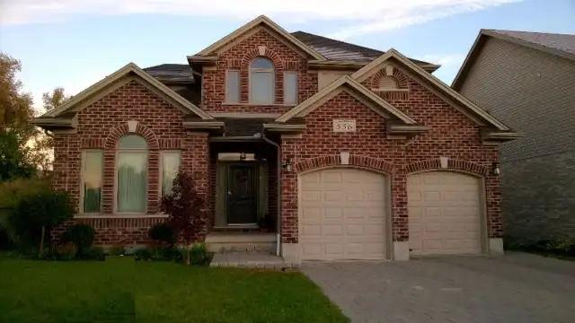 Room for March 1 (Big room / Beautiful Home / Great Location)