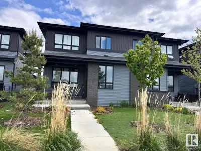 Welcome to this Half duplex of 1419 Sqft in Fort Saskatchewan. Open concept boasting an L-shaped kit...