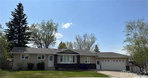 19 King DRIVE in Houses for Sale in Saskatoon