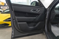 Land Rover Range Rover Velar P300 R-Dynamic S 2020: - Extérieur gris Eiger métallisé avec intérieur... (image 8)