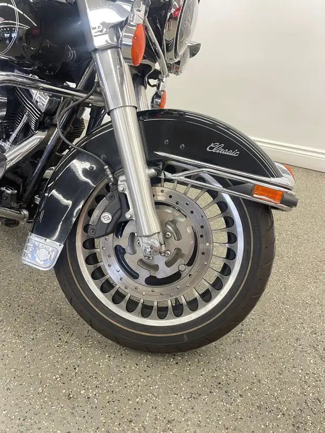 2009 Harley Davidson FLHTC Electra Glide Clsc - V5298 - -Financi in Sport Touring in Markham / York Region - Image 3