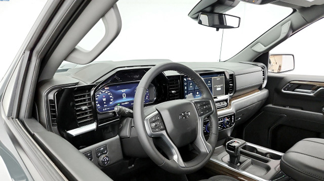2025 Chevrolet Silverado 1500 LT Trail Boss in Cars & Trucks in Lethbridge - Image 3
