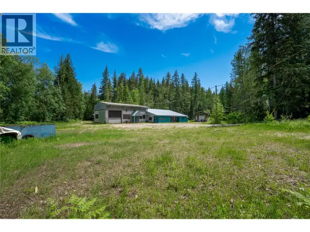 1636 23 Hwy Highway S Revelstoke, British Columbia in Commercial & Office Space for Sale in Revelstoke - Image 11