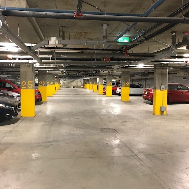 Stationnement intérieur à louerInterior parking for rentMTL