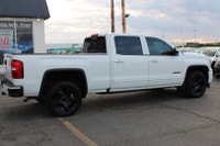 DONT PAY EXTRA FOR SAFETY Drive in style with this 2018 GMC Sierra 1500 SLE All Terrain ! Powered by... (image 6)