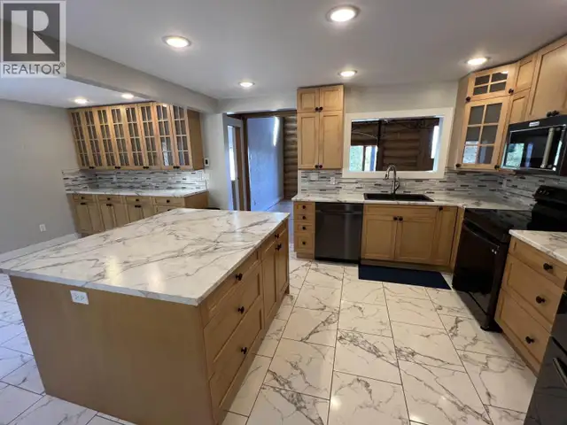 7540 VALLEYVIEW DRIVE Fort Nelson, British Columbia in Houses for Sale in Fort St. John - Image 5