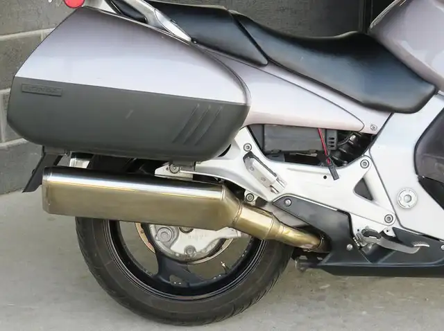 2003 Honda ST1300A ABS in Sport Touring in Cambridge - Image 11