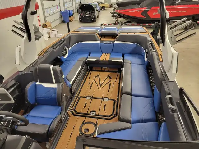 2023 Supra SE in Powerboats & Motorboats in Granby - Image 9