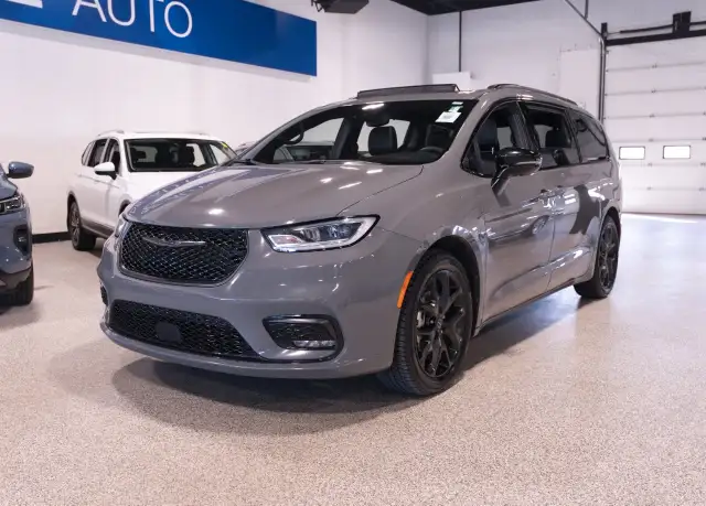 2025 Chrysler Pacifica Limited Limited FWD