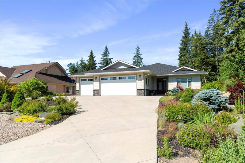 2760 Golf Course Drive, Blind Bay, British Columbia Houses for Sale