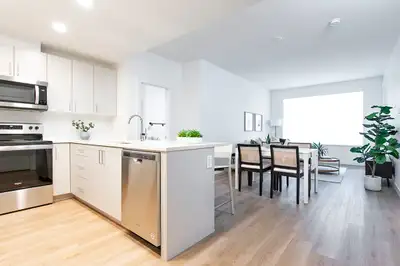 A rental that feels like home! Current Incentives: $500 Security Deposits* 1 year FREE Telus Pure Fi...