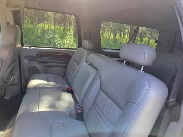 **** REDUCED **** Ford Excursion $25,000 In Extras ****520332039706398725