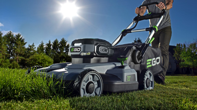EGO LM2101  battery powered Lawn Mower TEMPORARILY OUT OF STOCK in Lawnmowers & Leaf Blowers in Calgary - Image 3
