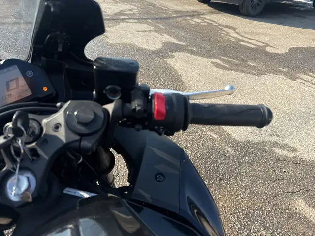 2023 Yamaha YZF-R3 ~ YAMAHA R3 ~ ABS ~ COOL BIKE ~ ONLY 18KMS ~ in Street, Cruisers & Choppers in City of Toronto - Image 25