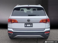 2024 Volkswagen Taos Le Volkswagen Taos 2024 est un VUS sous-compact qui allie style européen, polyv... (image 3)