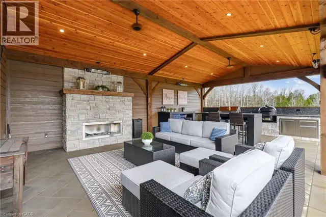 1371 10TH CONCESSION Road W Puslinch, Ontario in Houses for Sale in Guelph - Image 36