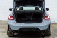 *English below* *Français:* Cette spectaculaire BMW 330e xDrive 2023 affichant 48 882 km, provenant... (image 7)