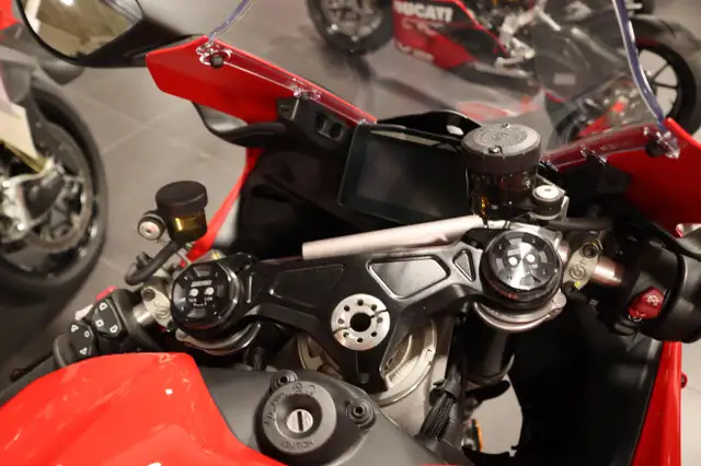 2025 Ducati Supersport in Other in Edmonton - Image 5
