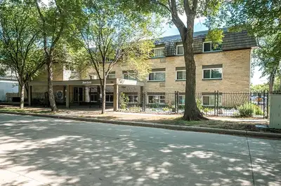 134 River Ave- River Circle Apts- 1 Bedroom