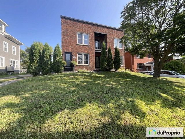 $745,999 - Duplex for sale in Granby — photo 1
