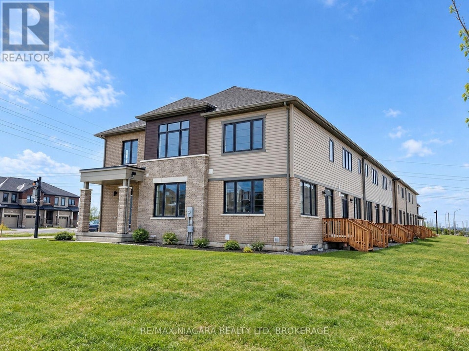 23 - 15 PEACH STREET Thorold (Rolling Meadows), Ontario 2