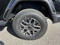 TRANSMISSION: 8-SPEED AUTOMATIC (STD),QUICK ORDER PACKAGE 24G SAHARA -inc: Engine: 3.6L Pentastar VV... (image 7)