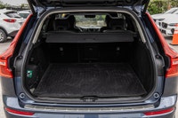 ... Engine: Moteur à 4 cylindres 2.0l L/100Km City: 11.1 L/100Km Hwy: 8.7 (image 9)