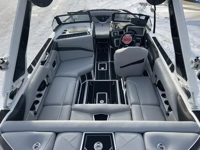 2026 Centurion Nv213 in Powerboats & Motorboats in Saskatoon - Image 11