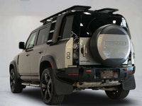 This 2023 Land Rover Defender 110 X P400 is a local Ontario vehicle, blending legendary off-road cap... (image 4)