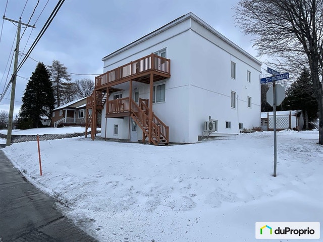 $495,000 - Triplex for sale in Rimouski (Rimouski) — photo 1