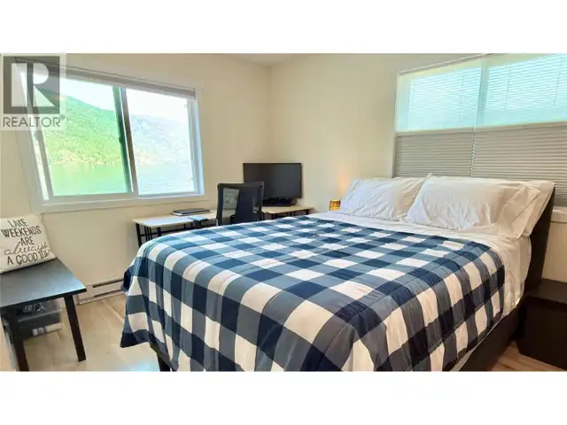 3109 East Lake Drive Christina Lake, British Columbia in Houses for Sale in Penticton - Image 35