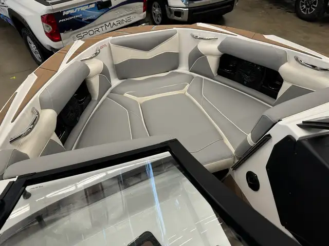 2025 Supreme S220 NOUVEAUTÉ 2025 in Powerboats & Motorboats in Laurentides - Image 4