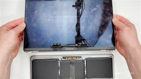 Macbook Lcd Replacement , Same day Service, Low Prices in Laptops in Markham / York Region - Image 2